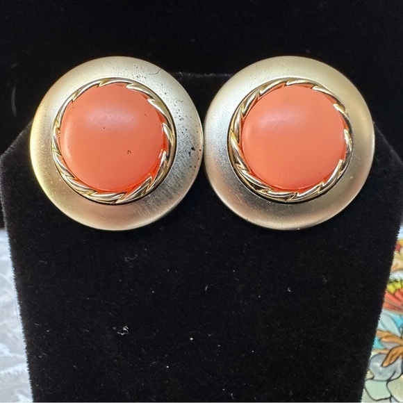 Beautiful Coral and Gold Pierced Earrings Vintage Look - Picture 1 of 3
